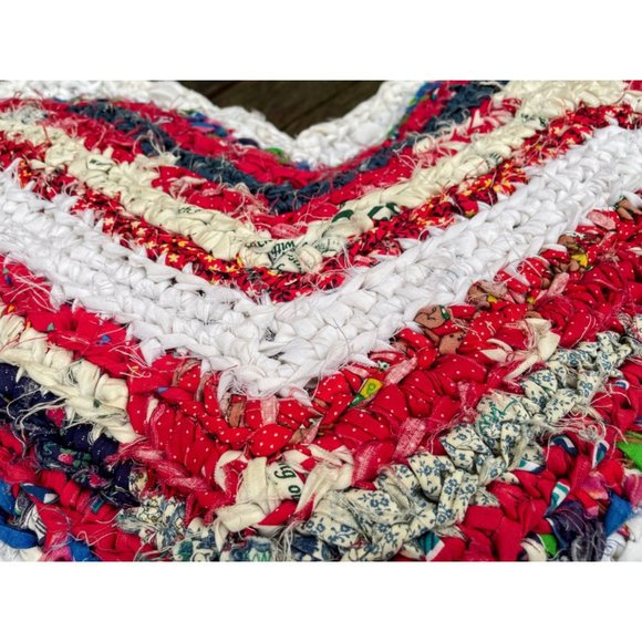 Vintage Heart Shaped Rag Rug Accent Pillow Farmhouse Primitive Red White - Picture 3 of 16